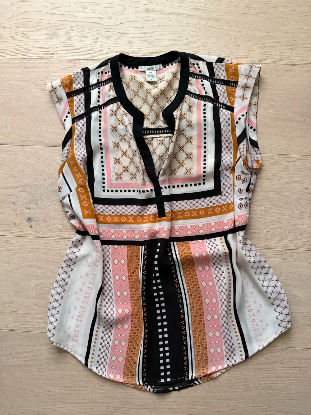 Bar III blouse size M in good condition